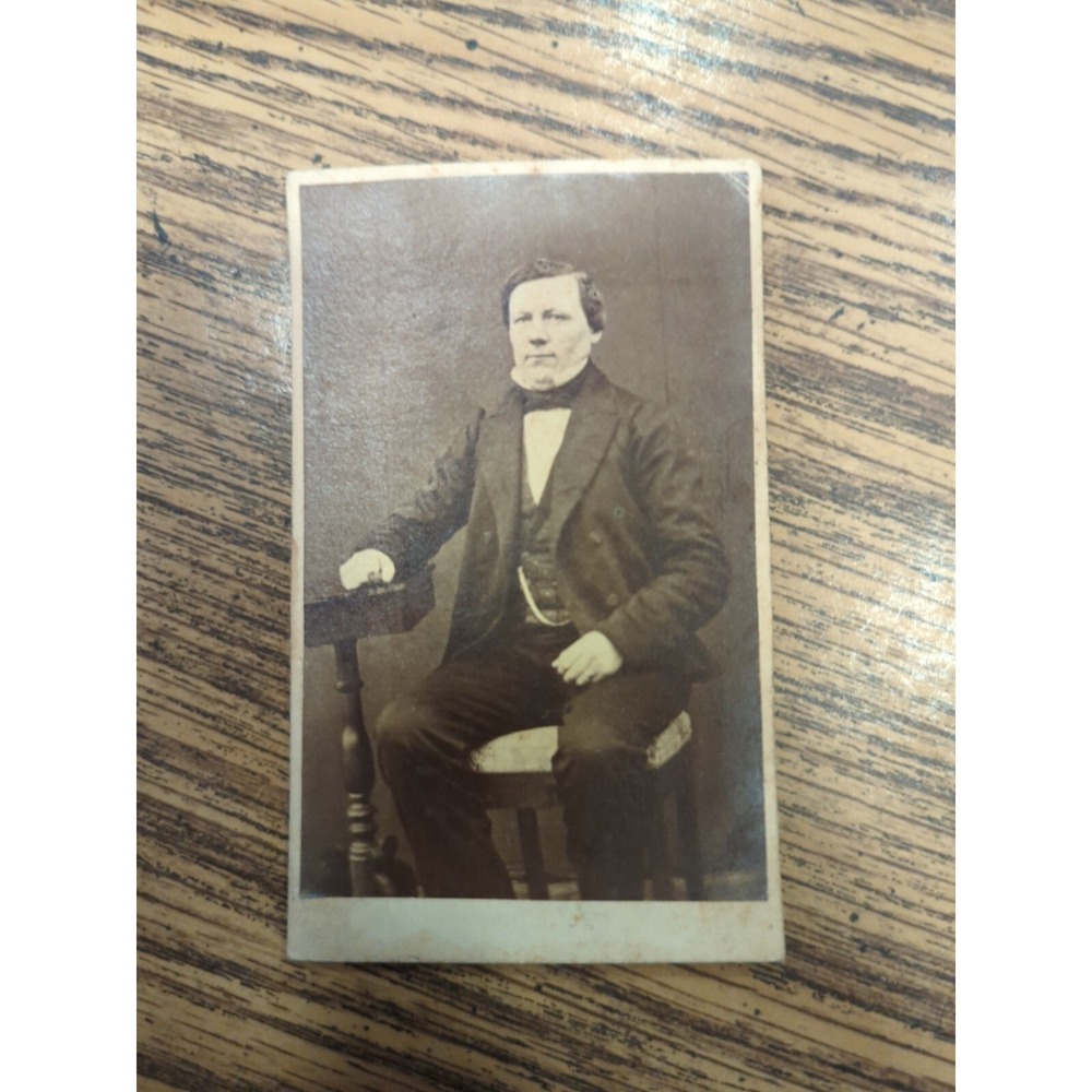Rare Antique Cabinet Card Photo Victorian Portrait Gentleman Man 4x2.5